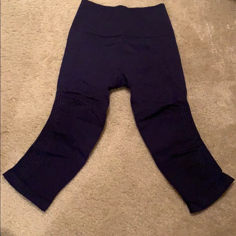 Lululemon seamless crops
